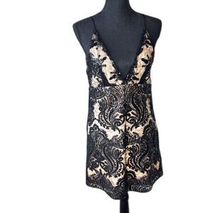 NWT Size 6 Free People black lace over nude mini dress (10412)